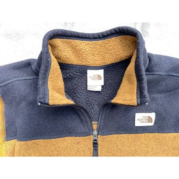 The North Face Half Zip Fleece - Brown and Black - Picture 3 of 4
